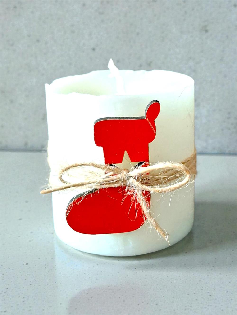 Kırmızı Yılbaşı Çorabı Detaylı Yılbaşı Konsepli Beyaz Baton Mum
