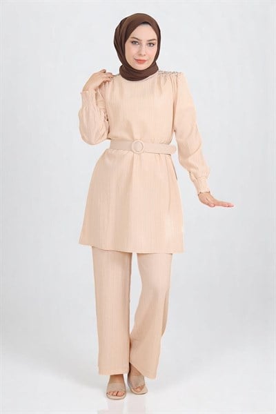 Taş Detaylı Kemerli Takım Bej 19104