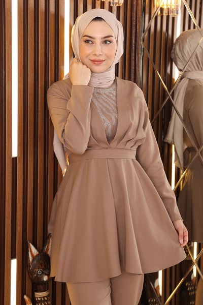 Taş Detaylı Kemerli Takım Vizon 19122