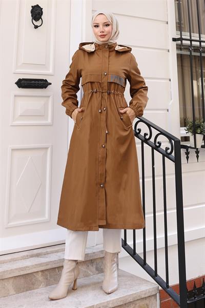 Yazı Detaylı Kapşonlu Mont Taba 15900