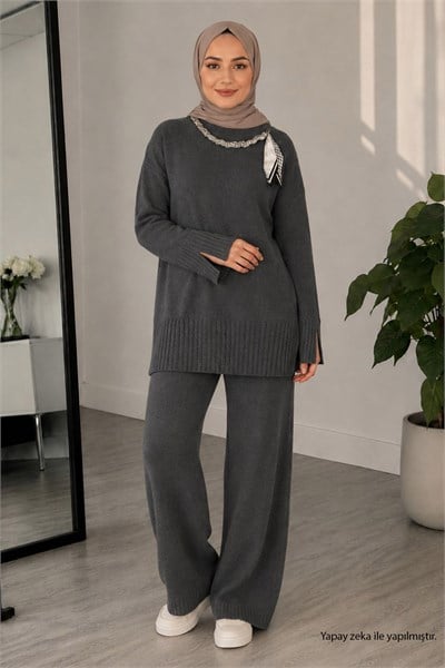 Fularlı Triko Takım Füme 2001