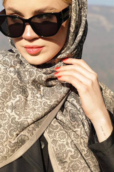 Karanfil Bej Siyah Şal