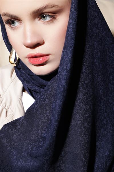 Sarmaşık Lacivert Şal