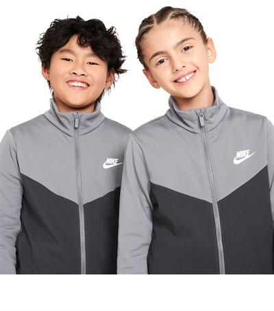 Nike Sportswear Genç Çocuk Eşofmanı