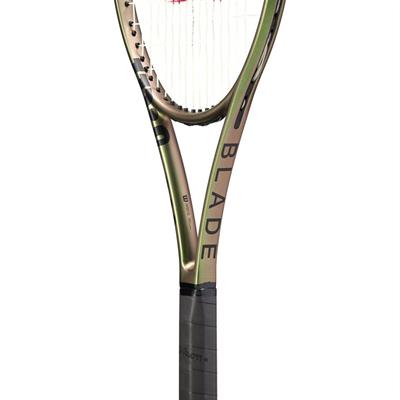 Wilson Blade 98S V8.0 Kortajsız Tenis Raketi