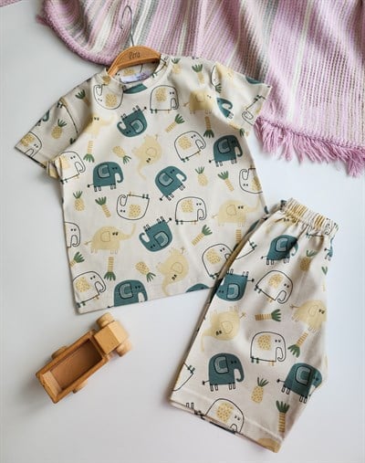 Fil Desenli Şortlu Pijama Takımı