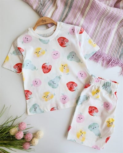 Şortlu Çilek Desenli Pijama Takımı