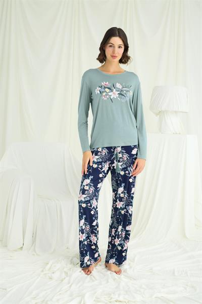 Çiçek ve Yaprak Desenli Baskılı Pijama Takımı