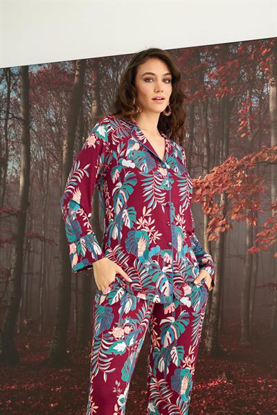 Çiçek ve Yaprak Desenli Önü Düğmeli Pijama Takımı
