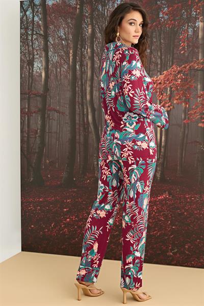 Çiçek ve Yaprak Desenli Önü Düğmeli Pijama Takımı