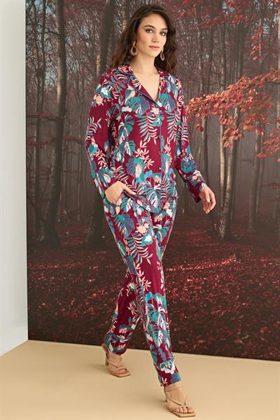 Çiçek ve Yaprak Desenli Önü Düğmeli Pijama Takımı