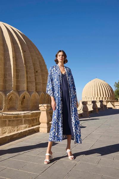 Dantelli Dekolteli Yaprak Desenli Saten Sabahlık Takımı