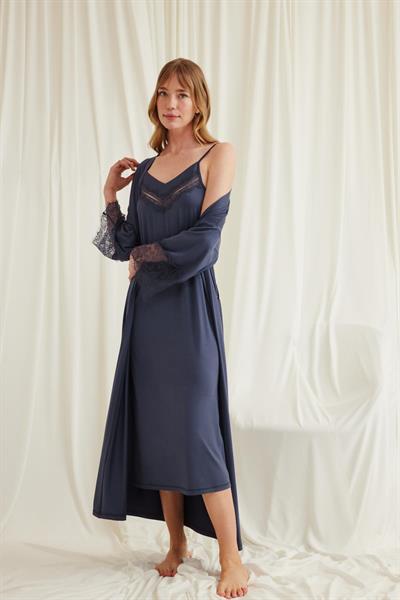 Dekolteli Yakası ve Kolu Dantelli Sabahlık Takımı