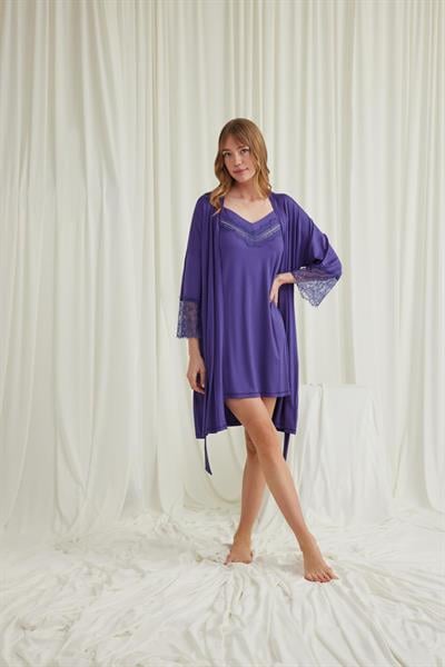 Dekolteli Yakası ve Kolu Dantelli Sabahlık Takımı