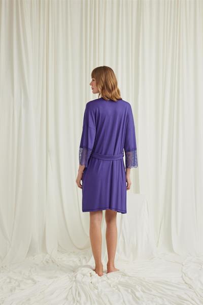 Dekolteli Yakası ve Kolu Dantelli Sabahlık Takımı