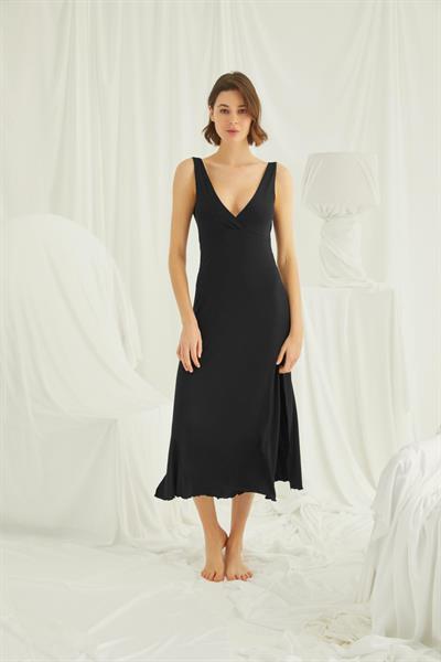 Göğüs ve Sırt Dekolteli Dantelli Yırtmaçlı Gecelik