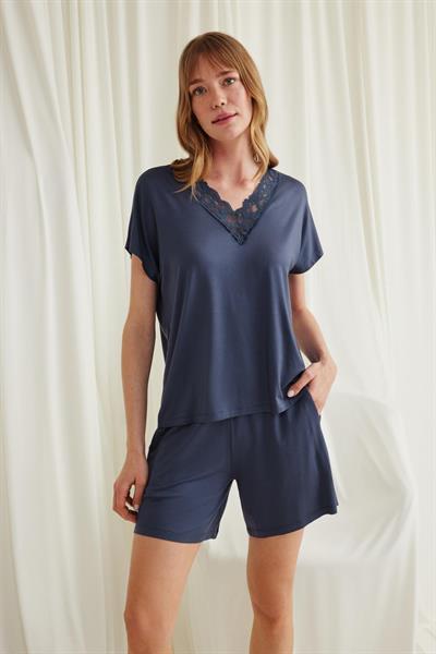 Kısa Kollu Dantelli V Yaka Şort Takımı