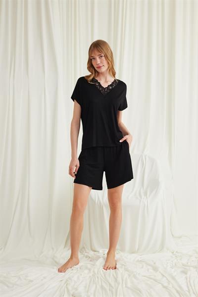 Kısa Kollu Dantelli V Yaka Şort Takımı