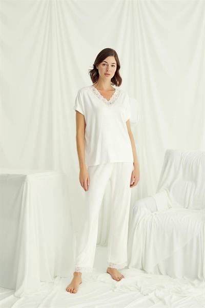 Kısa Kollu V Yakalı Dantelli Pijama Takımı