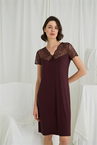 Kısa Kollu ve Dantelli V Yaka Gecelik