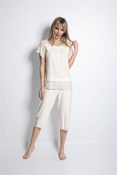 Önü Düğmeli Brode Dantelli Büyük Beden Kapri Takımı