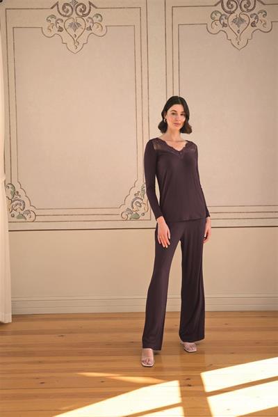 Uzun Kollu ve Dantelli Pijama Takımı