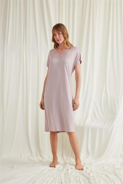 Yakası Dantelli Kısa Kollu Gecelik