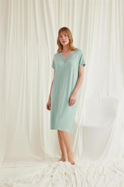 Yakası Dantelli Kısa Kollu Gecelik