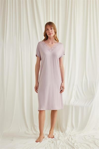 Yakası Dantelli Kısa Kollu Gecelik