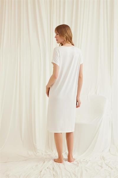 Yakası Dantelli Kısa Kollu Gecelik