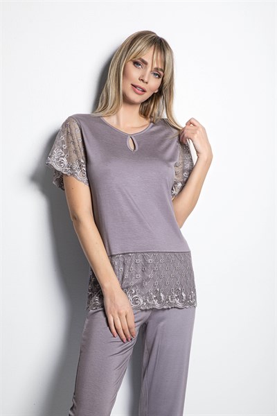 Yakası Detaylı Brode Dantelli Pijama Takımı
