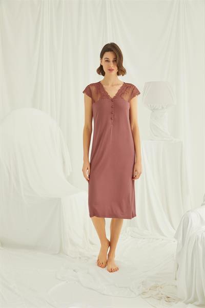 Yakası Kolu ve Omzu Brode Dantelli Önü Düğmeli Gecelik