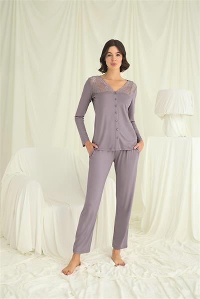 Yakası Kolu ve Omzu Dantelli Boydan Düğmeli Pijama Takımı