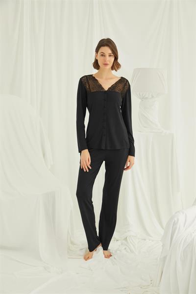 Yakası ve Omzu Dantelli Önü Düğmeli Pijama Takımı