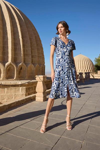 Yaprak Desenli Kısa Kollu Saten Elbise