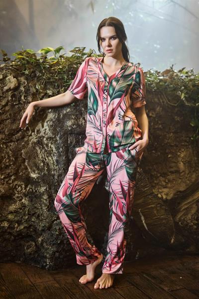 Yaprak Desenli Önü Boydan Düğmeli Saten Alt Üst Takım