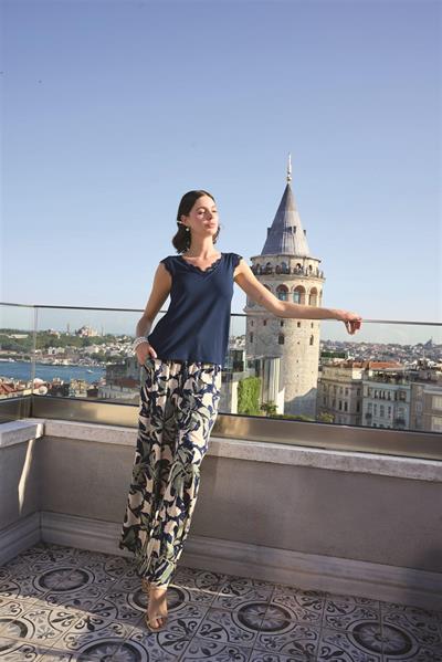 Yaprak Desenli ve Dantelli 3lü Pijama Takımı