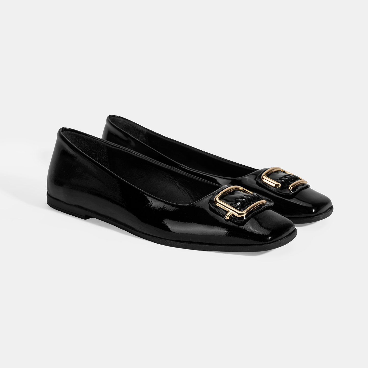 Kadın Siyah Metal Toka Aksesuarlı Rugan Babet