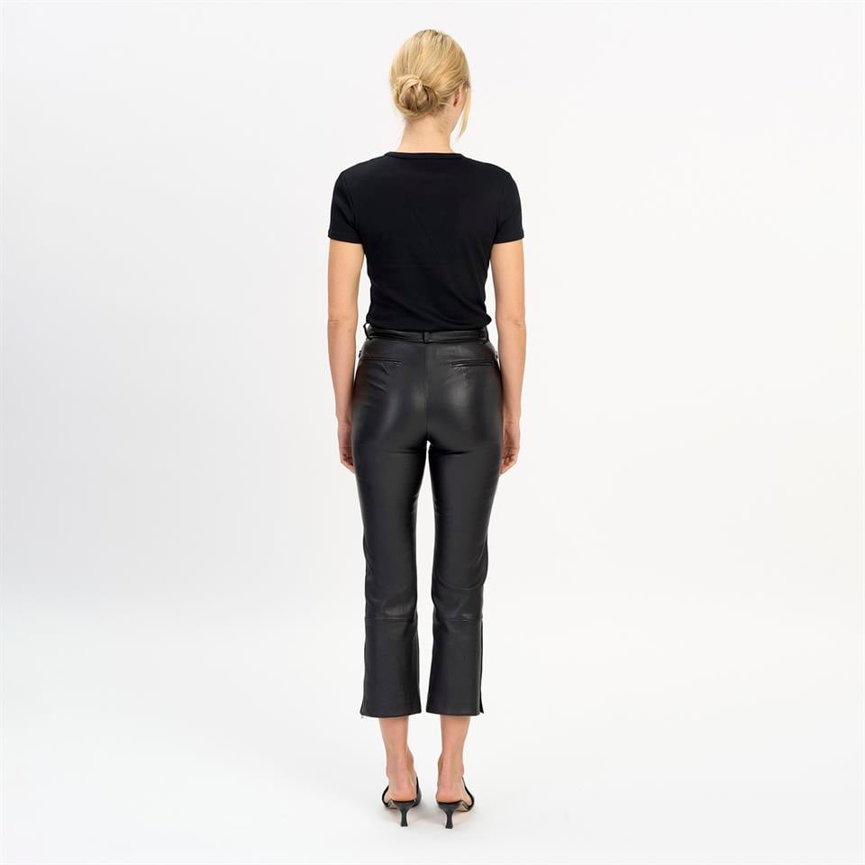 K14423 | Leather Capri