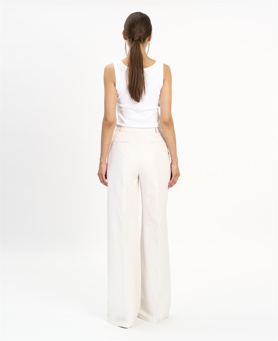 K14442 | LEATHER TWO-PLEATED WIDE LEG PANTS