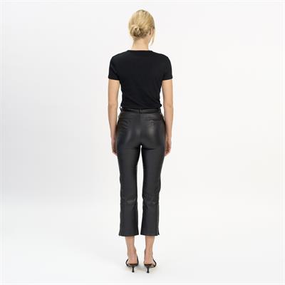 K14423 | Leather Capri