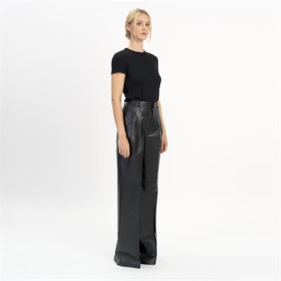 K14442 | Leather Two-Pleated Wide Leg Pants