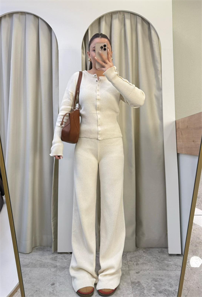 Bella Çıtçıtlı Triko Takım Krem