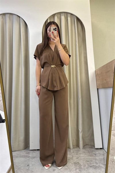 Charm Gold Toka Detaylı Kahve Takım 