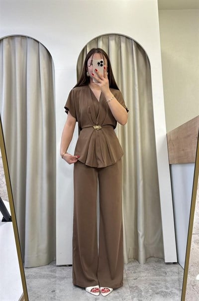 Charm Gold Toka Detaylı Kahve Takım 