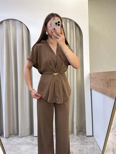 Charm Gold Toka Detaylı Kahve Takım 
