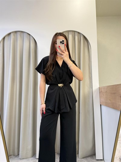 Charm Gold Toka Detaylı Siyah Takım 