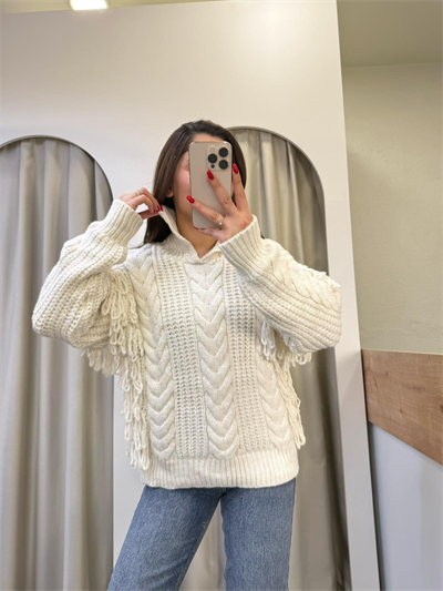 Elegan Krem Saçaklı Kazak