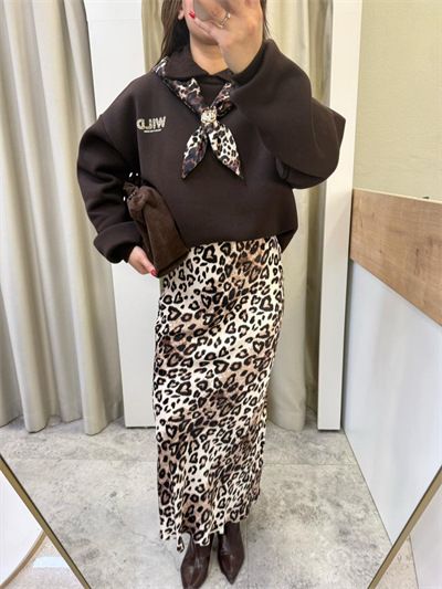 Lessa Leopar Fularlı Sweatshirt