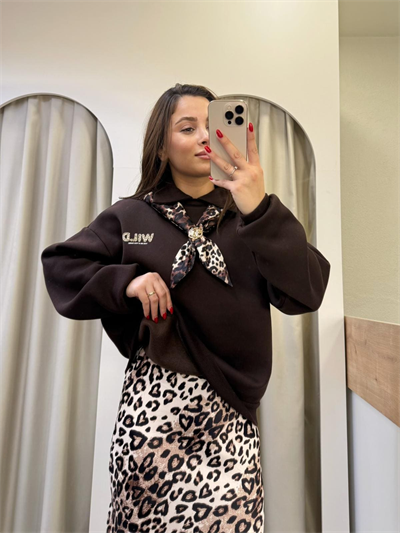 Lessa Leopar Fularlı Sweatshirt